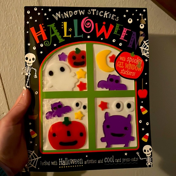 New Halloween Window Stickies and decorations book with activities for kids - Picture 3 of 16
